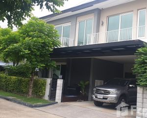 For Sale 5 Beds House in Bang Na, Bangkok, Thailand