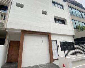 For Rent 5 Beds Townhouse in Khlong Toei, Bangkok, Thailand