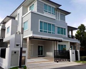 For Sale or Rent 5 Beds House in Saphan Sung, Bangkok, Thailand
