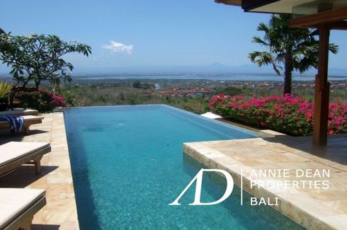 Villa dijual dengan 6 kamar tidur di Angantaka, Bali