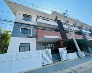 For Sale 6 Beds Townhouse in Hang Dong, Chiang Mai, Thailand