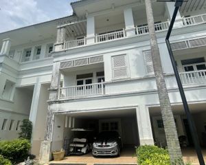 For Sale 3 Beds Townhouse in Sattahip, Chonburi, Thailand