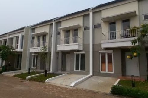 Townhouse dijual dengan 3 kamar tidur di Ciputat, Banten