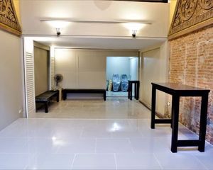 For Sale 4 Beds Townhouse in Khlong Toei, Bangkok, Thailand