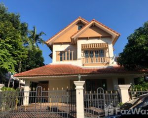 For Rent 3 Beds House in Saphan Sung, Bangkok, Thailand