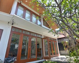 For Sale 2 Beds House in Dusit, Bangkok, Thailand