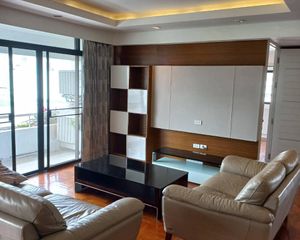 For Rent 4 Beds Condo in Khlong Toei, Bangkok, Thailand