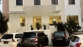 Komersial dijual dengan 27 kamar tidur di Jatiwaringin, Jawa Barat