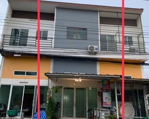 For Sale Retail Space in Bang Khla, Chachoengsao, Thailand