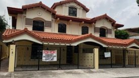 4 Bedroom Villa for sale in San Lorenzo Place, San Lorenzo, Metro Manila near MRT-3 Magallanes