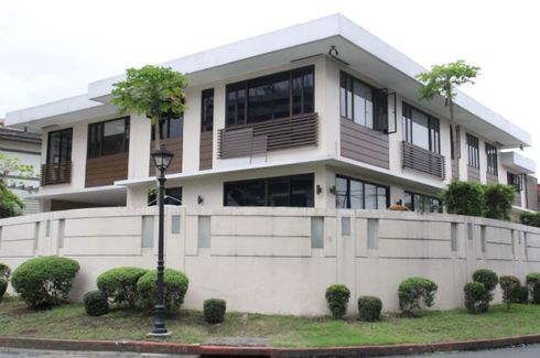 3 Bedroom Villa for rent in San Lorenzo, Metro Manila near MRT-3 Ayala