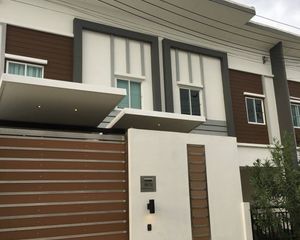 For Rent 3 Beds Townhouse in Bang Yai, Nonthaburi, Thailand
