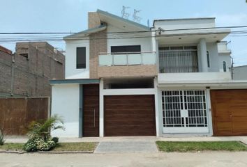 Casa en venta Residencial Lucyana, Avenida Señor De Caudivilla, Carabayllo, Perú