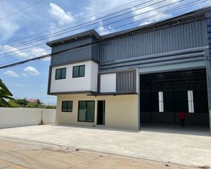 For Rent Warehouse 260 sqm in Lam Luk Ka, Pathum Thani, Thailand
