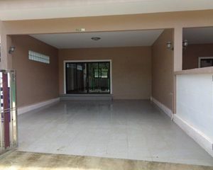 For Sale 3 Beds Townhouse in Mueang Songkhla, Songkhla, Thailand