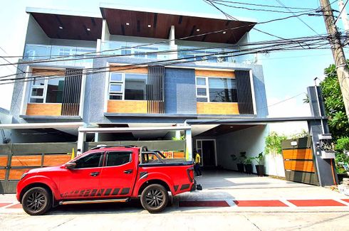 6 Bedroom Townhouse for sale in Commonwealth, Metro Manila