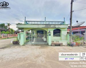 For Sale 3 Beds Townhouse in Mueang Ratchaburi, Ratchaburi, Thailand