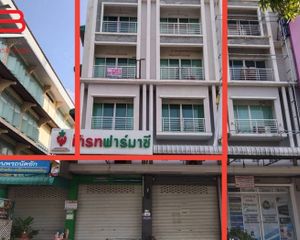For Sale Retail Space 300 sqm in Lam Luk Ka, Pathum Thani, Thailand