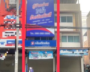 For Sale 3 Beds Retail Space in Phra Samut Chedi, Samut Prakan, Thailand