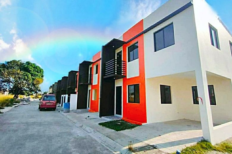 Only 10K To Reserve, Complete Finished Ready-for-Occupancy Townhouse Unit @  Tamarind Village Sto. Tomas Batangas Near Dimayuga Acade & Commecial  Complex ? Townhouse for sale in Batangas | Dot Property