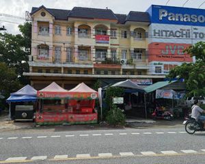 For Sale 3 Beds Retail Space in Bang Pakong, Chachoengsao, Thailand