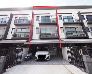For Sale 4 Beds Townhouse in Bang Bua Thong, Nonthaburi, Thailand