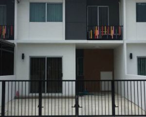 For Rent 3 Beds Townhouse in Nong Chok, Bangkok, Thailand