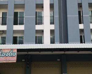 For Rent 3 Beds Retail Space in Thanyaburi, Pathum Thani, Thailand