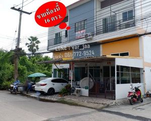 For Sale Retail Space 104 sqm in Bang Khla, Chachoengsao, Thailand