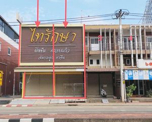 For Sale Retail Space 232 sqm in Mueang Kamphaeng Phet, Kamphaeng Phet, Thailand