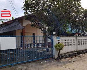 For Sale 3 Beds House in Mueang Suphanburi, Suphan Buri, Thailand