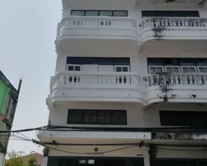 For Rent 1 Bed Townhouse in Thung Khru, Bangkok, Thailand