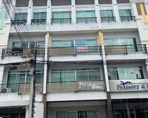 For Sale or Rent 2 Beds Office in Wang Thonglang, Bangkok, Thailand