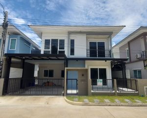 For Sale 4 Beds House in Don Mueang, Bangkok, Thailand