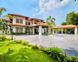 For Sale 5 Beds House in Mueang Rayong, Rayong, Thailand