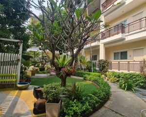 For Sale 21 Beds Apartment in Mueang Pathum Thani, Pathum Thani, Thailand