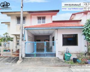 For Sale 3 Beds Townhouse in Mueang Lop Buri, Lopburi, Thailand