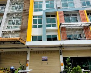 For Sale 1 Bed Retail Space in Sam Phran, Nakhon Pathom, Thailand