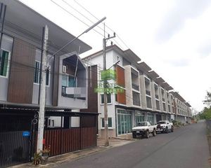 For Sale or Rent 3 Beds Townhouse in Hat Yai, Songkhla, Thailand