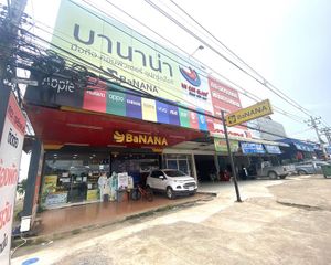 For Sale Retail Space 350 sqm in Si Maha Phot, Prachin Buri, Thailand