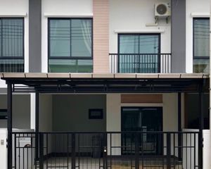 For Rent 2 Beds Townhouse in Lam Luk Ka, Pathum Thani, Thailand