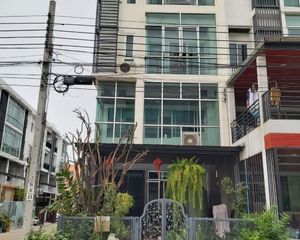 For Sale 3 Beds Townhouse in Bang Bon, Bangkok, Thailand