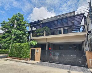 For Sale 5 Beds House in Suan Luang, Bangkok, Thailand