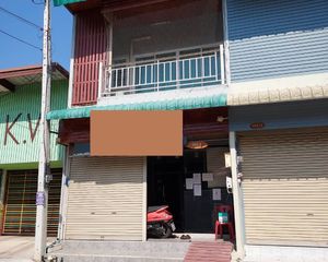 For Sale 2 Beds Retail Space in Mueang Chai Nat, Chainat, Thailand