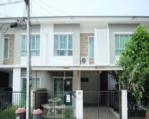 For Rent 3 Beds Townhouse in Sam Phran, Nakhon Pathom, Thailand
