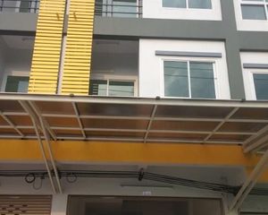 For Sale 4 Beds Retail Space in Mueang Chon Buri, Chonburi, Thailand