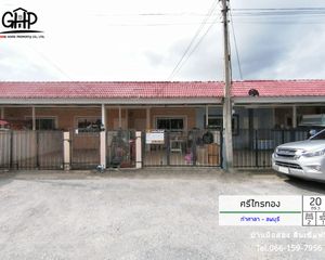 For Sale 3 Beds Townhouse in Mueang Lop Buri, Lopburi, Thailand