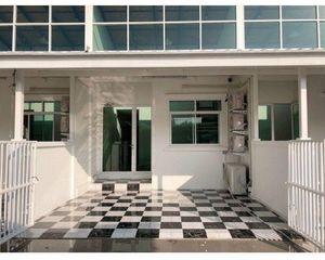 For Rent 2 Beds Townhouse in Sam Phran, Nakhon Pathom, Thailand