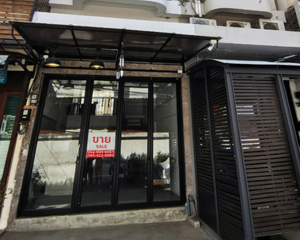 For Sale Retail Space 174 sqm in Mueang Chiang Mai, Chiang Mai, Thailand