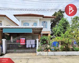For Sale 5 Beds House in Mueang Nakhon Pathom, Nakhon Pathom, Thailand